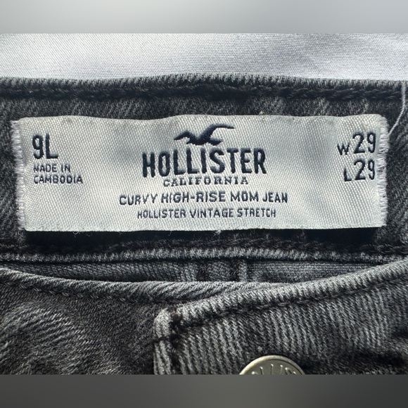 Hollister Curvy High-Rise Mom Jeans - Picture 6 of 6